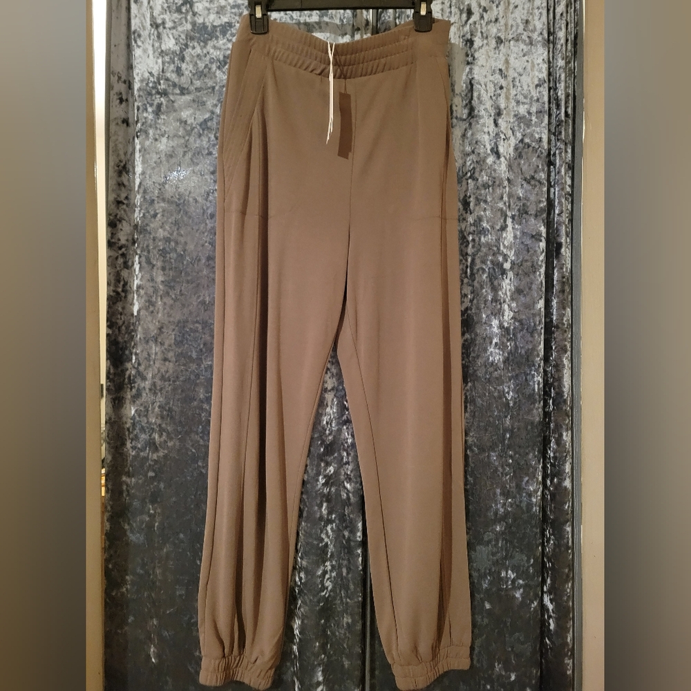 Gentle Fawn Cafe Au Lair colored joggers NWT